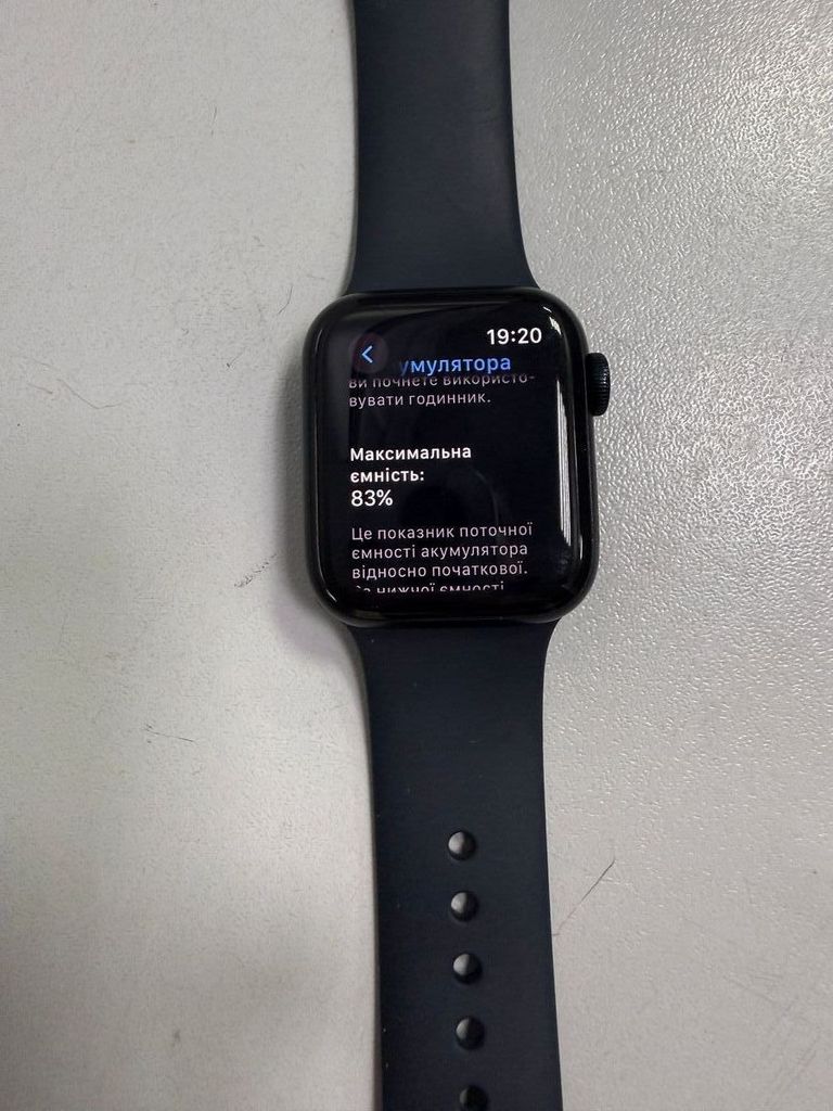 Дешево Apple watch se 2 gps 40mm aluminium case з ломбарду