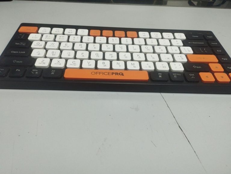Дешиво Officepro SK955B с ломбарда