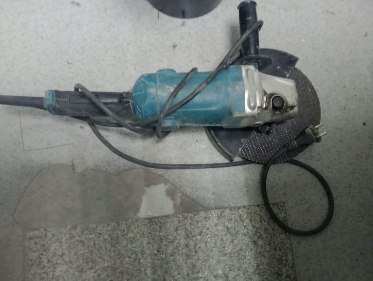 Купити Makita GA9050 Б/У