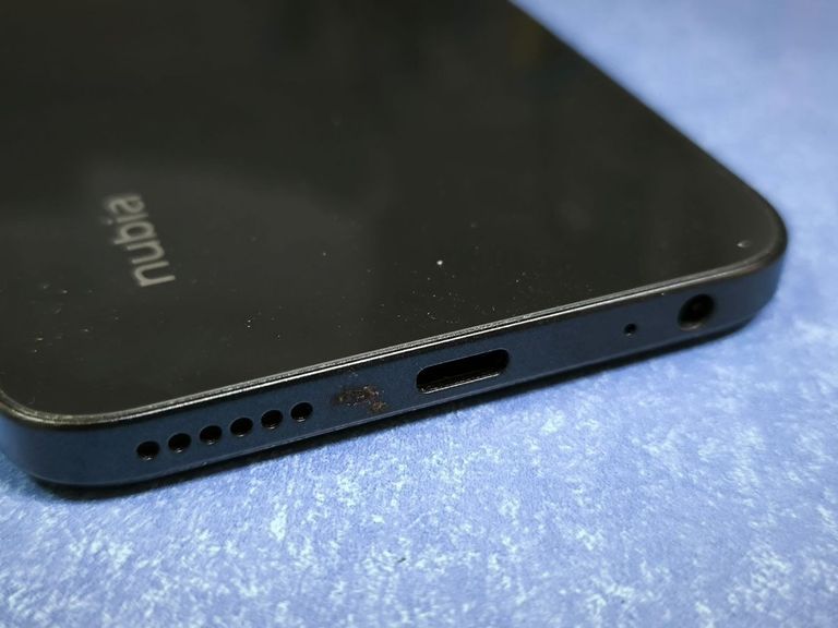 Дешево Zte Nubia V70 Design 8/256GB Gray з ломбарду