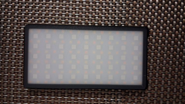 Оголошення Yongnuo YN135 RGB Б/У