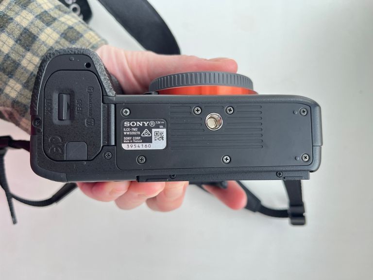 Дешиво Sony Alpha A7 II body (ILCE7M2B) с ломбарда