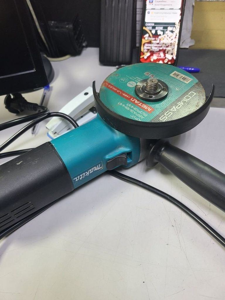 Дешево Makita копія ga5030 з ломбарду