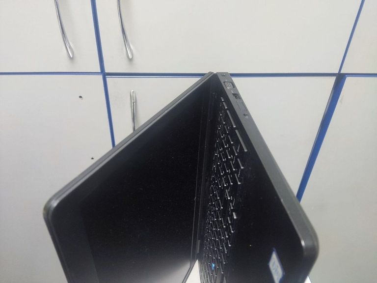 Dell 15/core i5 8350u ddr4/16gb ddr4/hdd *відсутній/ssd 256 gb/*інтегрована Код:01-200892166. Зображення 9