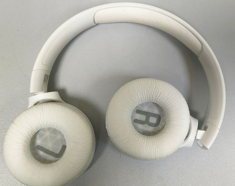 Дешиво Jbl tune 560 bt с ломбарда