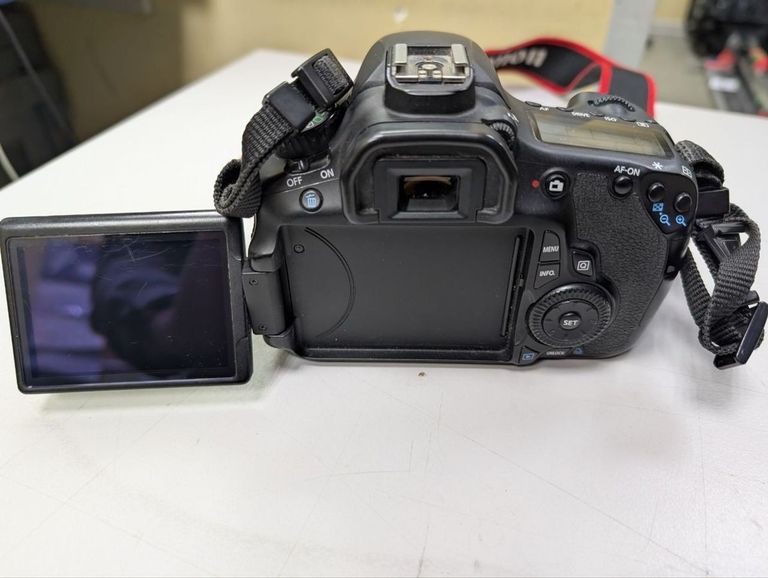 Дешево Canon eos 60d з ломбарду