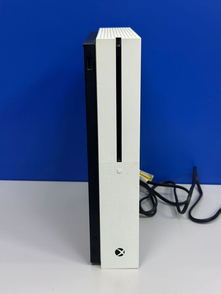 Дешево Microsoft Xbox One S 500GB з ломбарду
