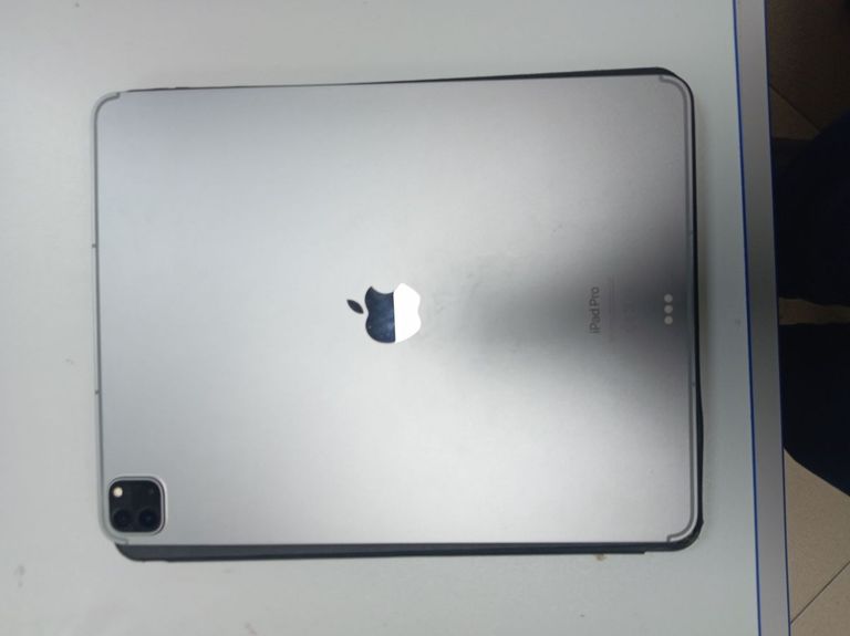 Дешево Apple ipad pro 12.9 2022 wi-fi + cellular 128gb з ломбарду
