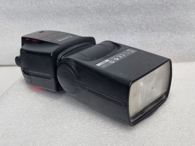 Дешиво Canon Speedlite 580EX II с ломбарда