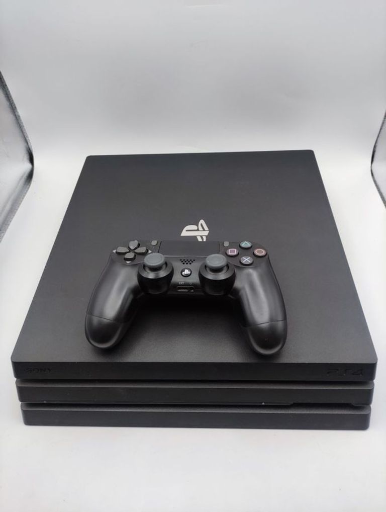 Купить Sony playstation 4 pro Б/У