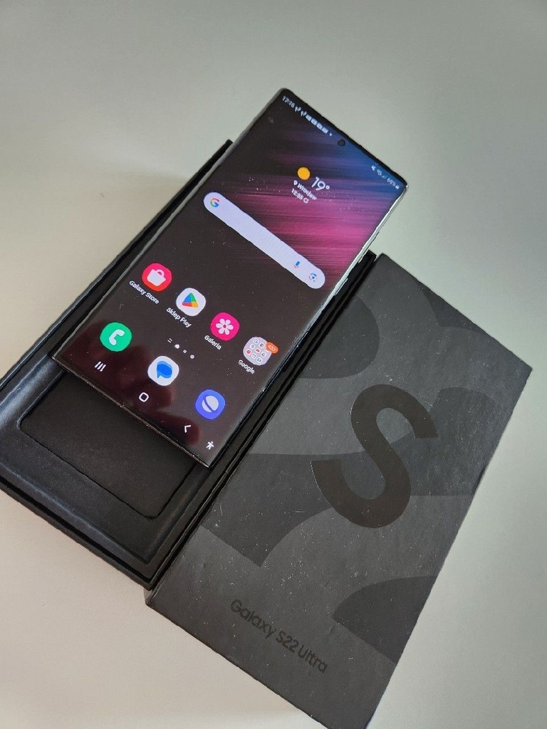 Дешиво Samsung Galaxy S22 Ultra 8/128GB Phantom Black (SM-S908BZKD) с ломбарда