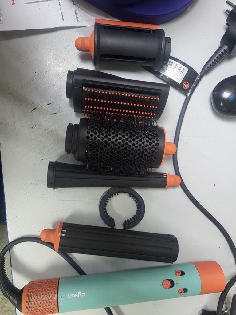 Оголошення Dyson Airwrap i.d. multi-styler and dryer Straight+Wavy Ceramic Patina/Topaz (533598-01) Б/У