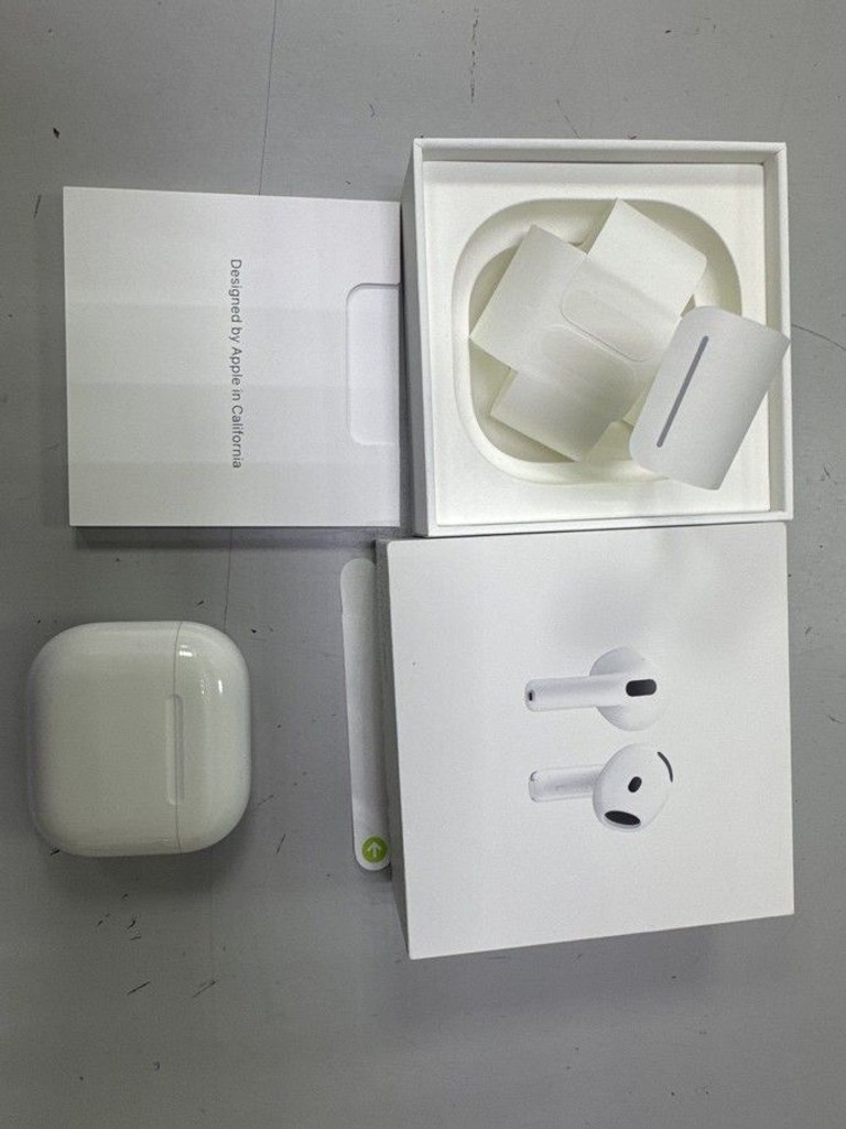 Купити Apple airpods 4 Б/У