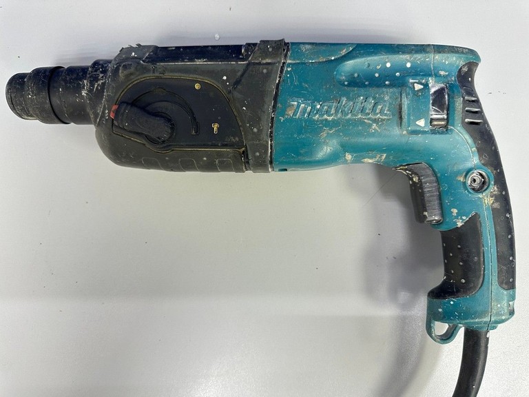 Дешево Makita HR2470 з ломбарду