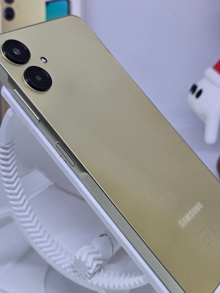Дешиво Samsung galaxy a06 4/128gb с ломбарда