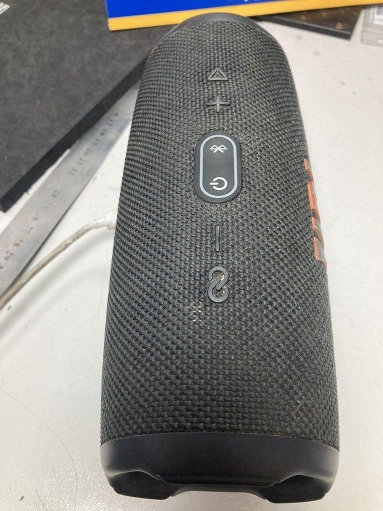 Купити Jbl charge 5 Б/У