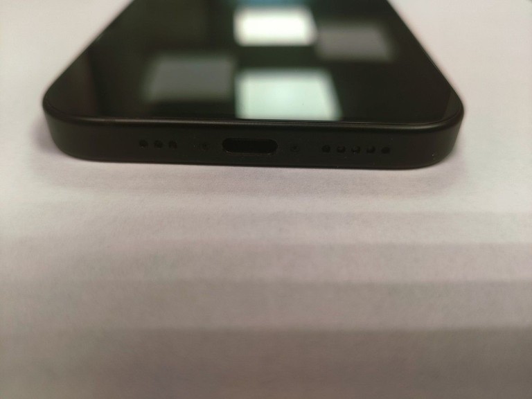 Apple iPhone 15 128GB Green Код:01-201012430. Зображення 5