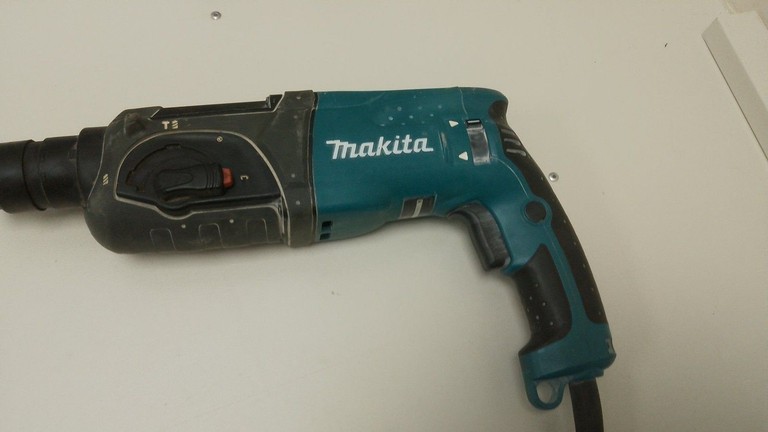 Купити Makita HR2470 Б/У