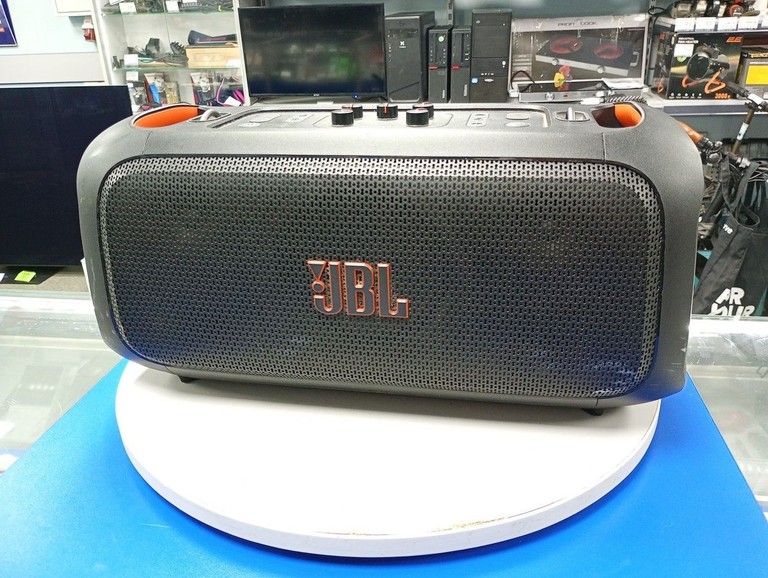Купити Jbl partybox on the go essential Б/У