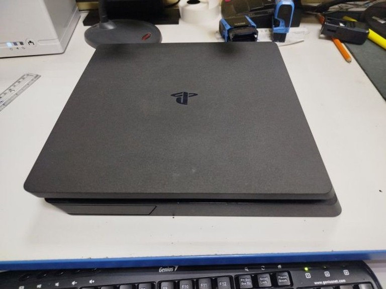 Дешево  Sony PlayStation 4 Slim 1TB Black з ломбарду