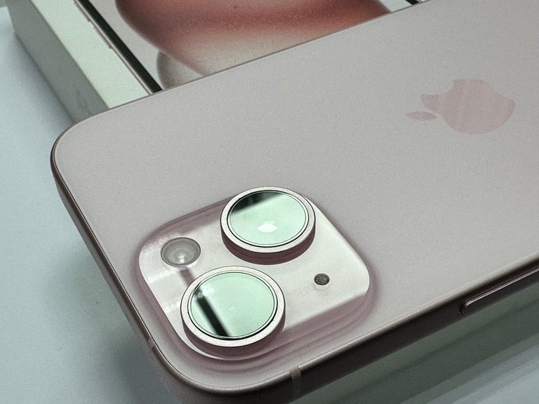 Apple iPhone 15 256GB Green Код:01-201105194. Зображення 8