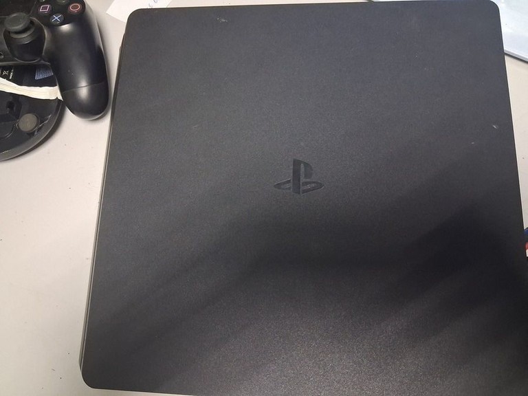 Оголошення Sony PlayStation 4 Slim 1TB Black Б/У