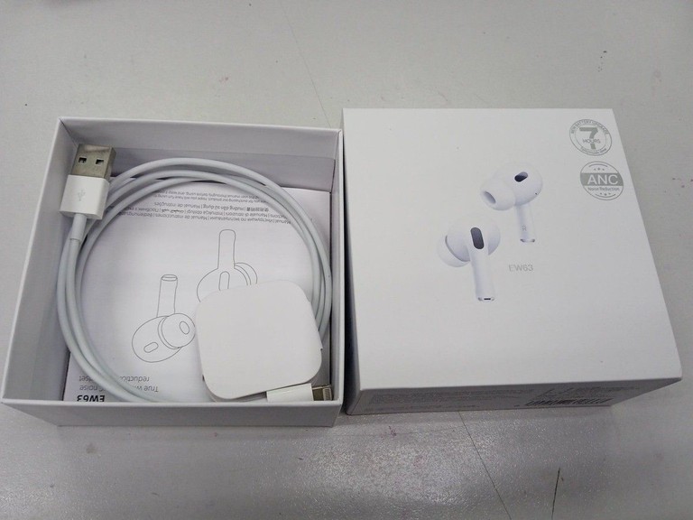 Дешево Hoco EW63 White (6942007618663) з ломбарду