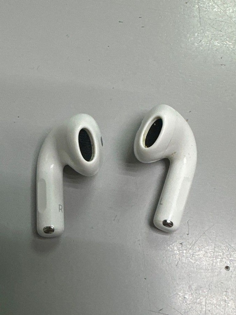 Дешиво Apple airpods 4 with active noise cancellation с ломбарда