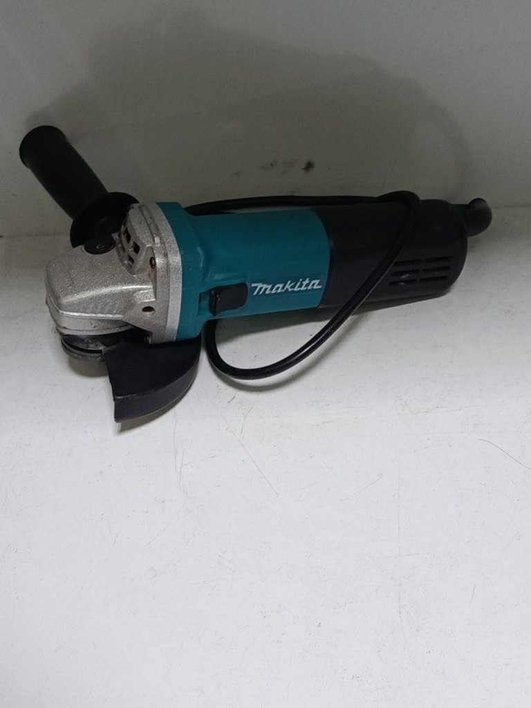 Купить Makita (Копія) 9558hn Б/У