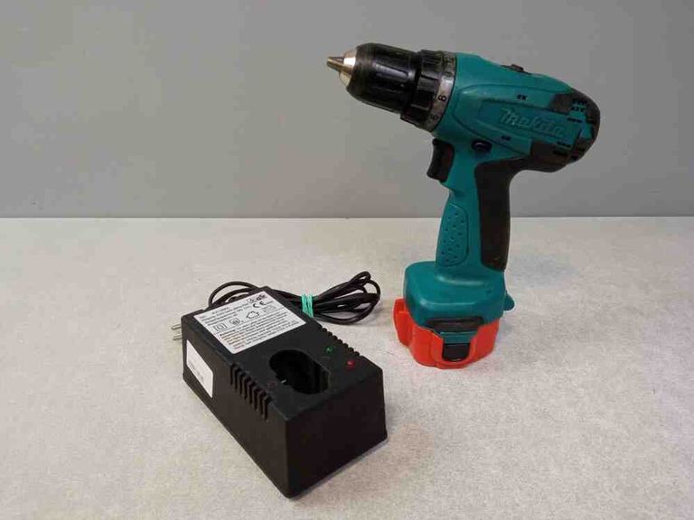 Купити Makita 6271d Б/У