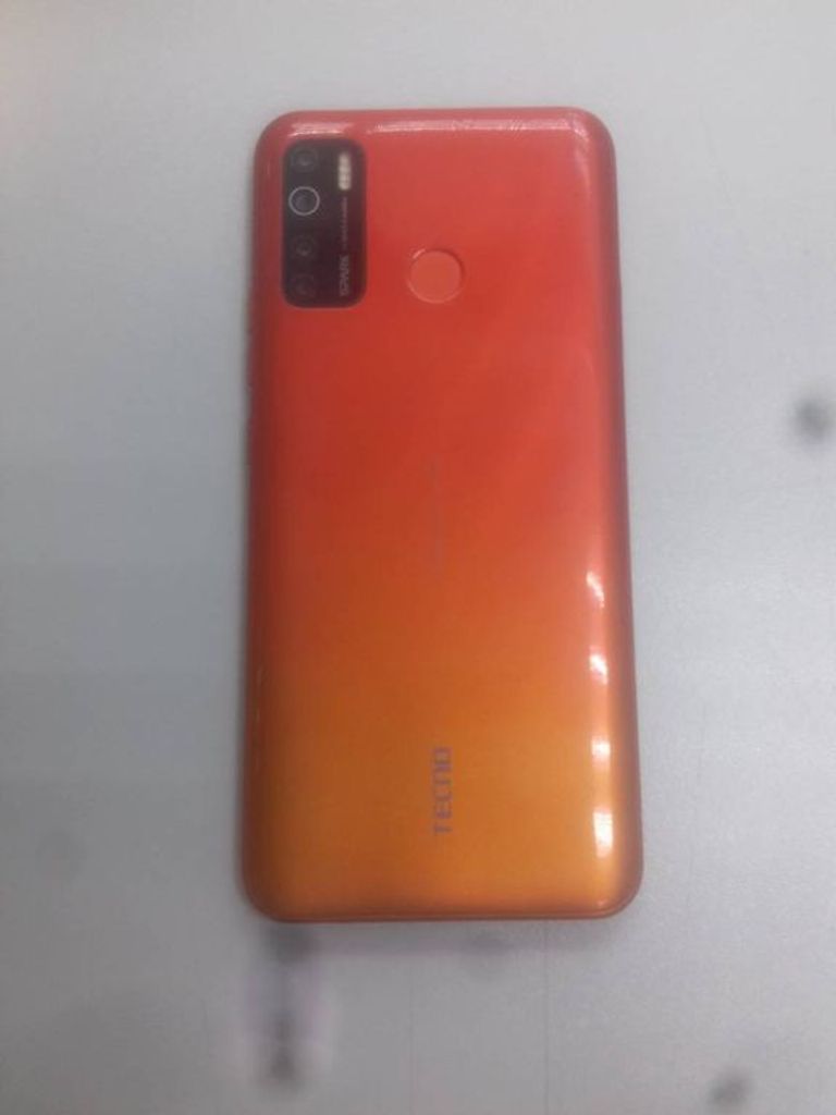 Дешиво Tecno spark 5 pro kd7 4/64gb с ломбарда