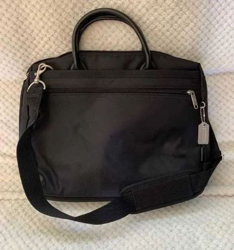 Дешево Сумка для ноутбука 15" She Rules by Sumdex NON-913BK, нейлон з ломбарду