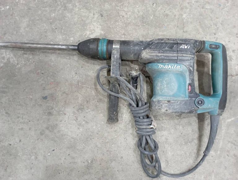 Makita HM0871C