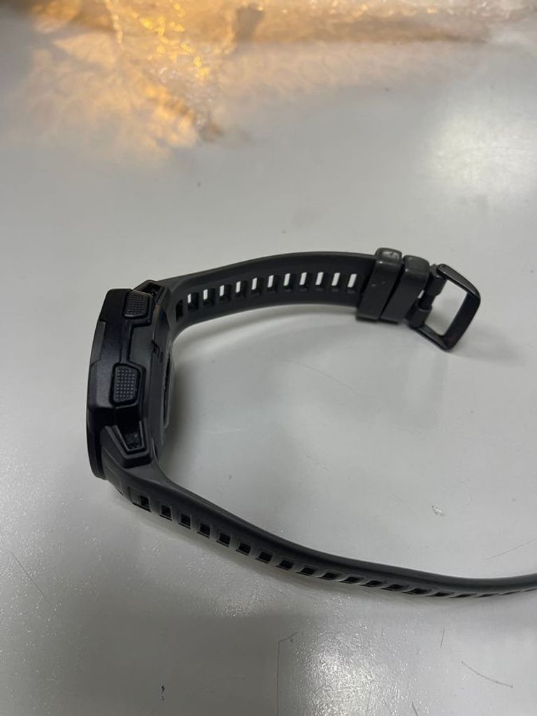 Дешиво Garmin instinct solar с ломбарда