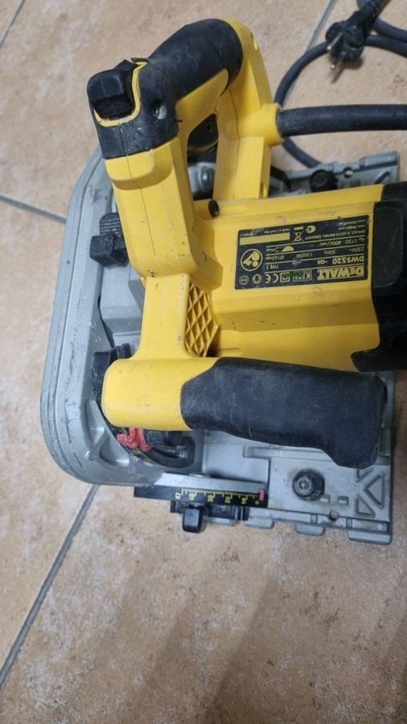 Дешево Dewalt DWS520K з ломбарду