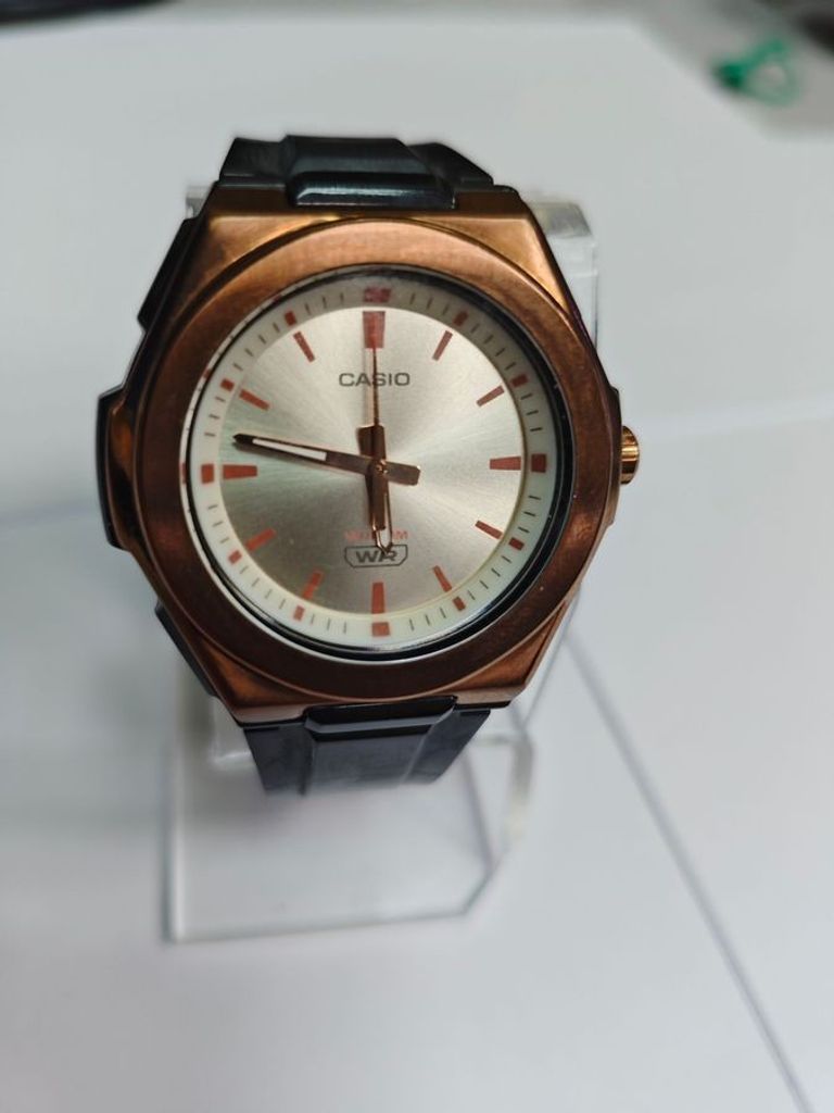 Купити Casio LWA-300H-7EVEF Б/У