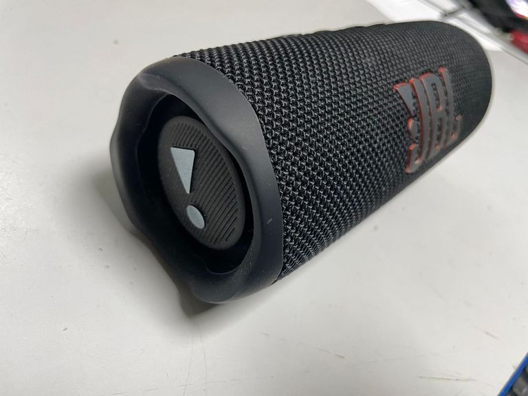 Дешиво Jbl flip 6 с ломбарда