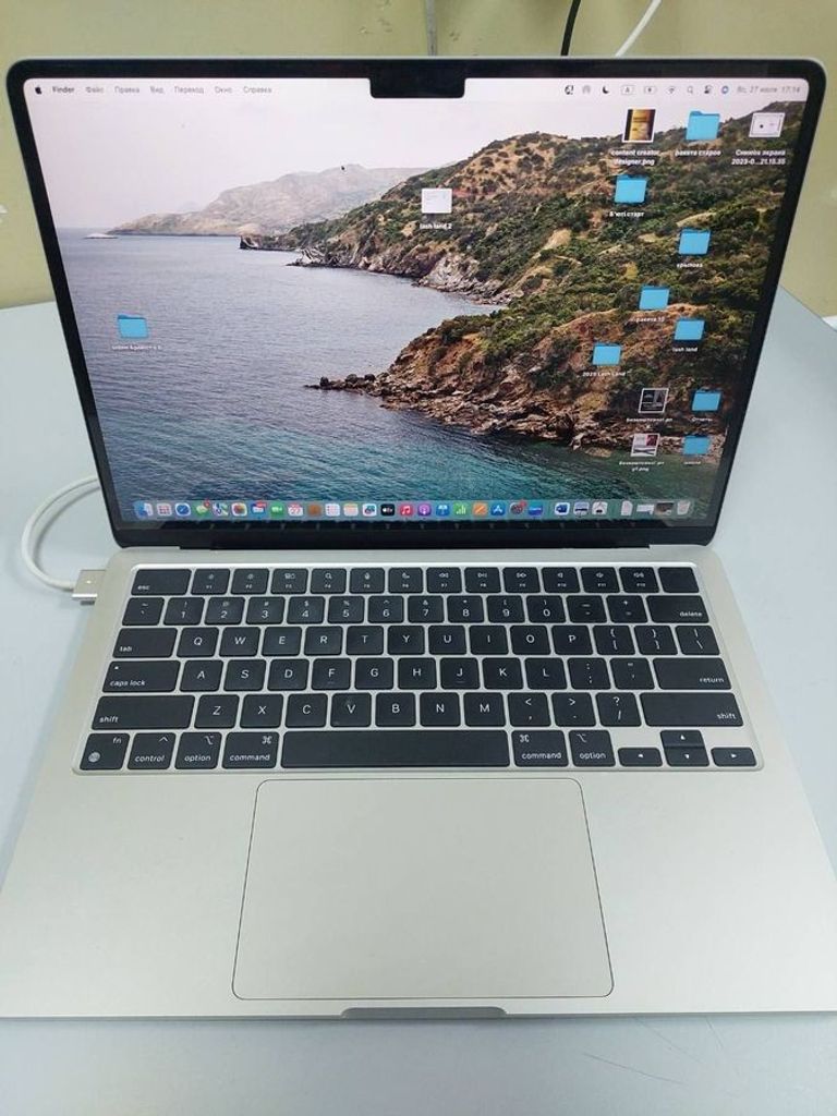Оголошення Apple macbook air 13,6" m2 2022 Б/У
