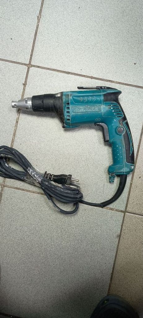 Купити Makita FS4000 Б/У