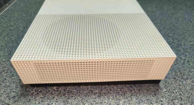 Дешево Microsoft Xbox One S 500GB з ломбарду