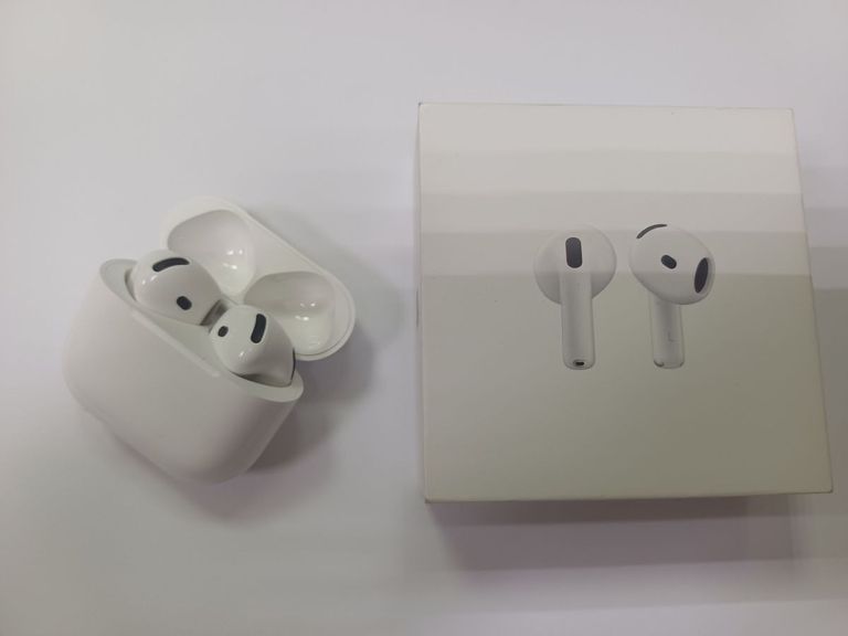 Купити Apple airpods 4 Б/У