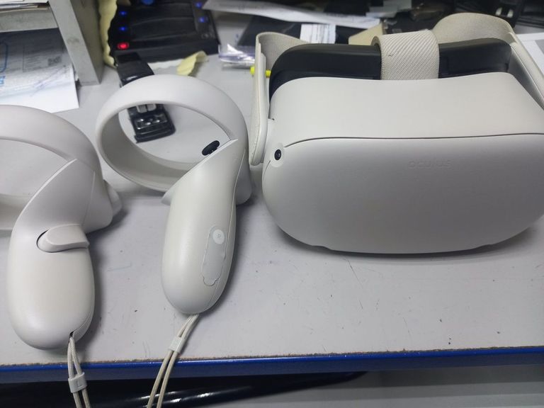 Дешево Oculus Quest 2 128 GB з ломбарду