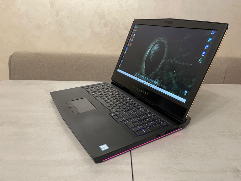 Объявление Ігровий ноутбук Dell Alienware 17 R4/i7/16GB/512GB+1TB/GTX 1070 8GB Б/У