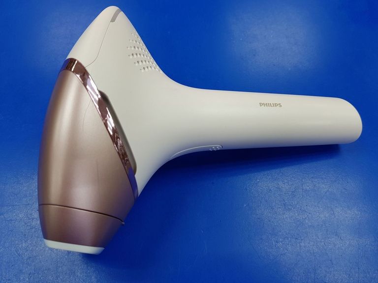 Дешиво Philips Lumea IPL 9900 Series BRI977/00 с ломбарда