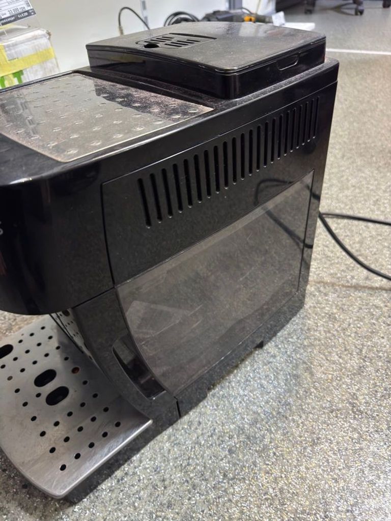 Дешево Delonghi magnifica s plus ecam 22.320.b з ломбарду