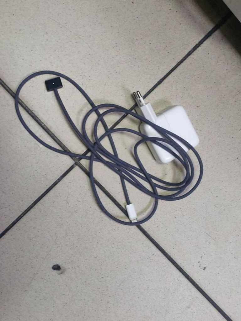 Apple macbook air 13.6'' a3113/m3/ram16gb/ssd256gb/gpu 8 core Код:01-200749827. Изображение 17