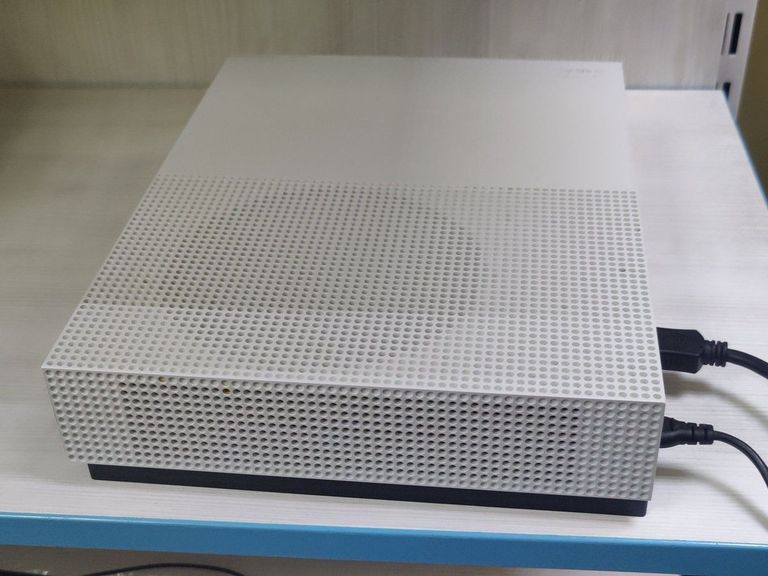 Microsoft Xbox One S 1TB Код:01-200755604. Зображення 5