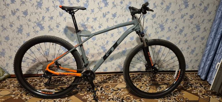 Объявление Gt bicycles Avalanche Sport 29" 2023 / рама 52см gloss gray&orange fade w/black&orange Б/У