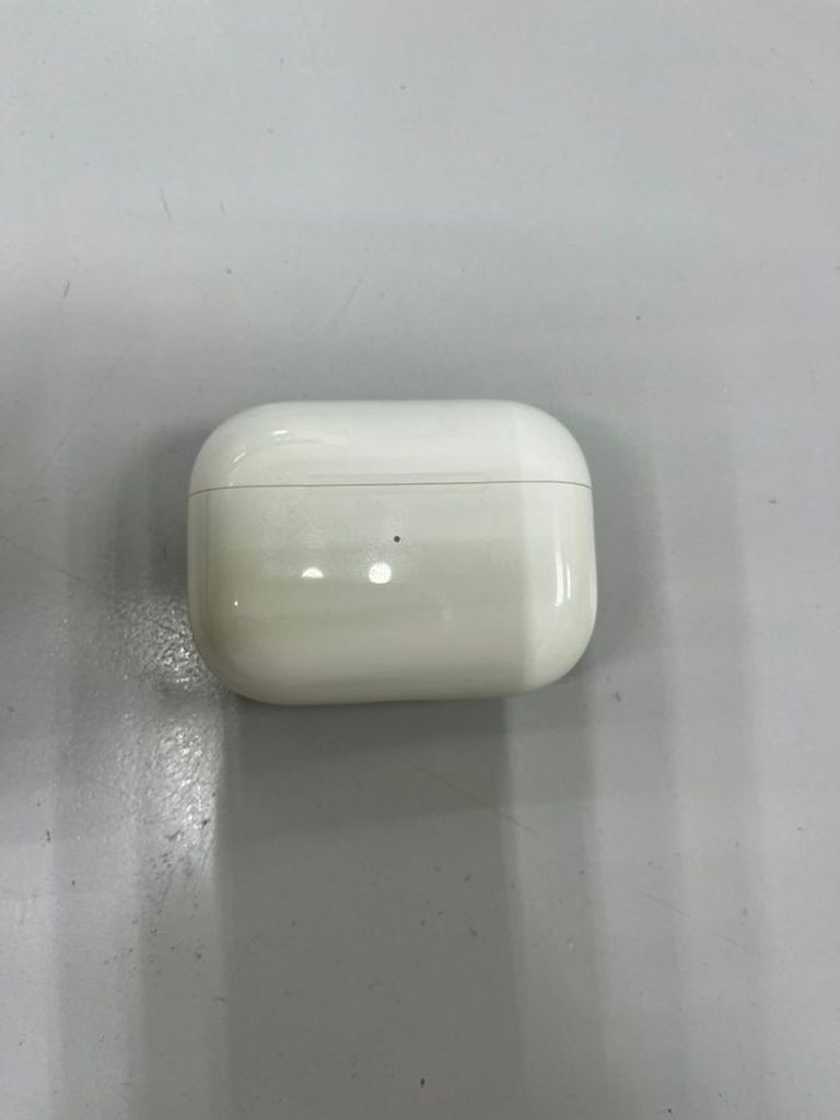 Купить Apple airpods pro 2nd generation with magsafe charging case usb-c Б/У