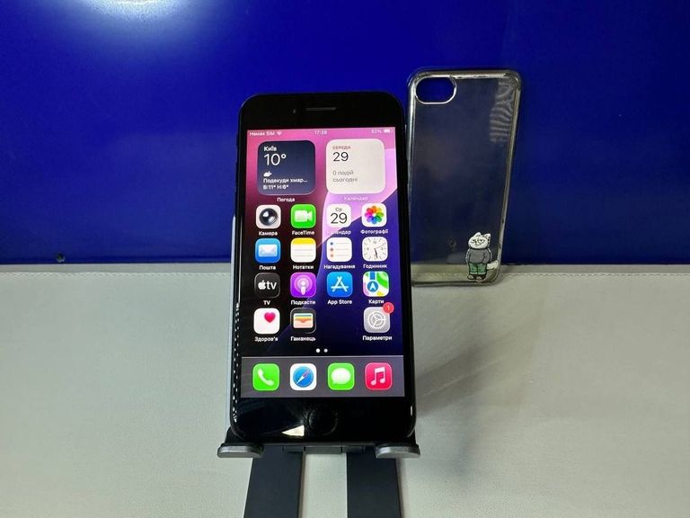 Розпродаж Apple iPhone SE 2020 128GB Black Slim Box (MHGT3), продавець Техноскарб